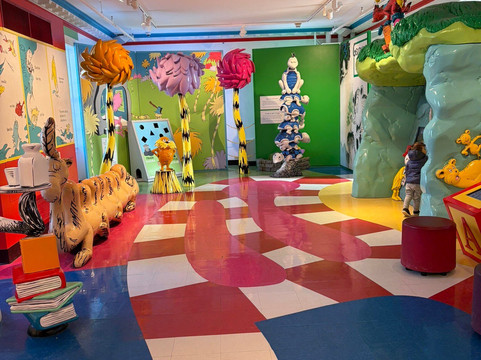 The Amazing World of Dr. Seuss Museum-斯普林菲尔德必去景点