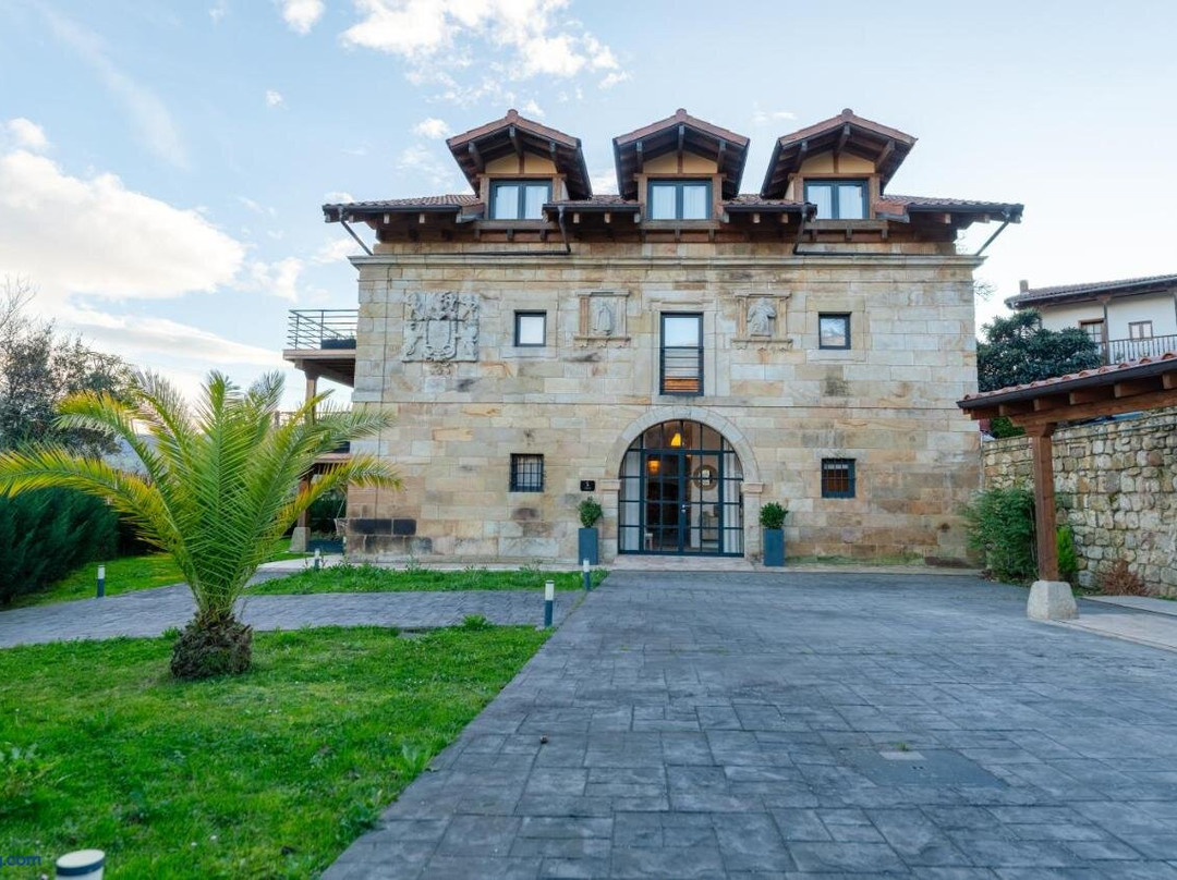 Sandonana Old Palace Lodge