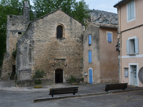 Eglise Notre-Dame Et Saint-Veran-泉水小镇必去景点