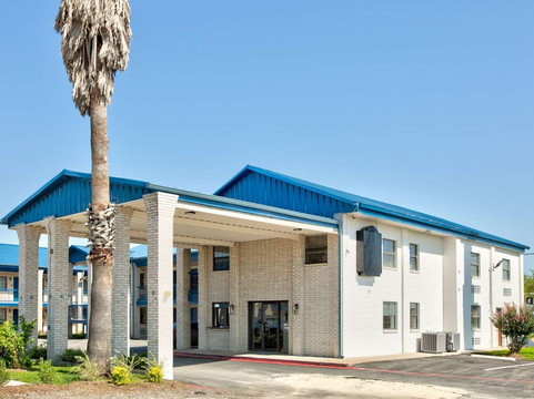 速8酒店-温德姆维多利亚南部59号公路主图