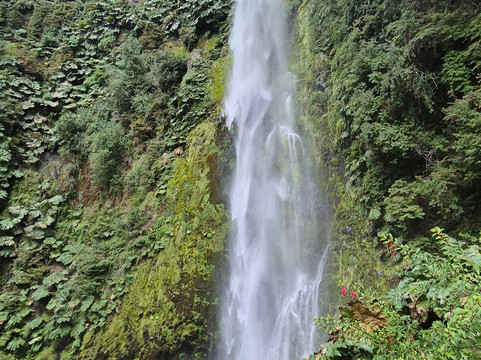Salto La China-普孔必去景点