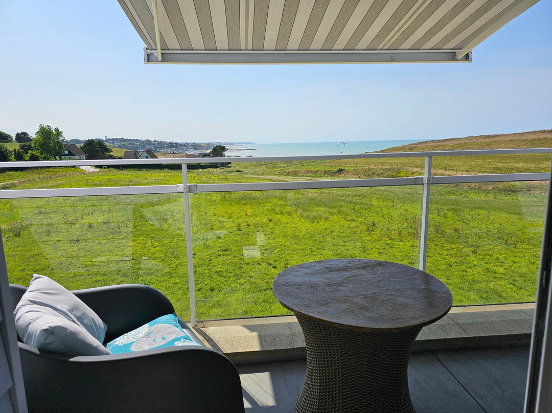 菲尼特雷海之酒店主图