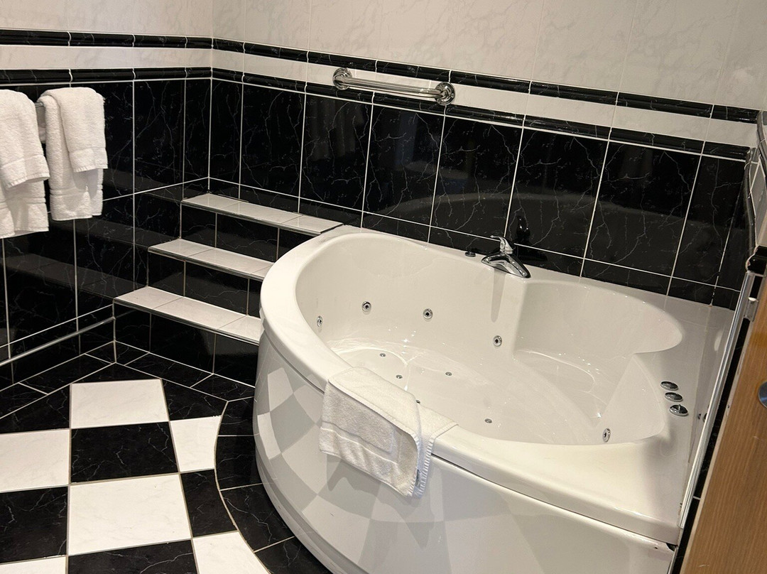 宽阔避风港湾酒店主图