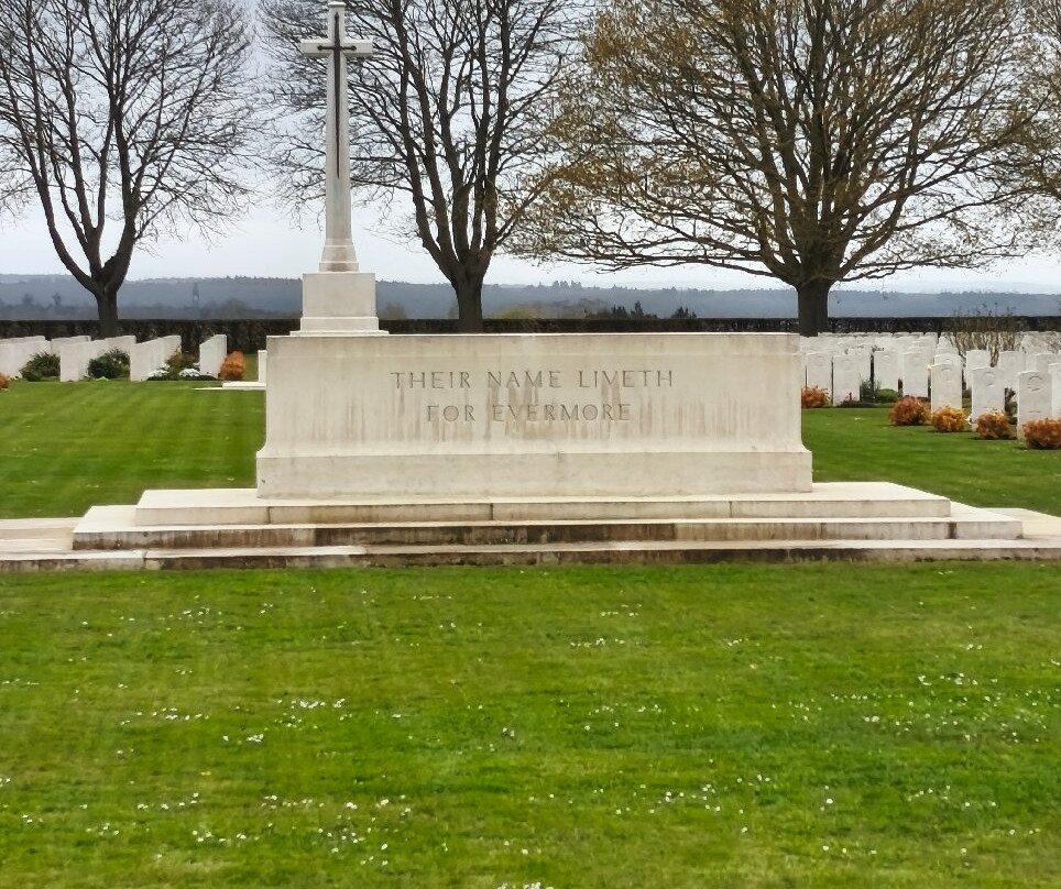 Bretteville Canadian War Cenetery-Cintheaux必去景点