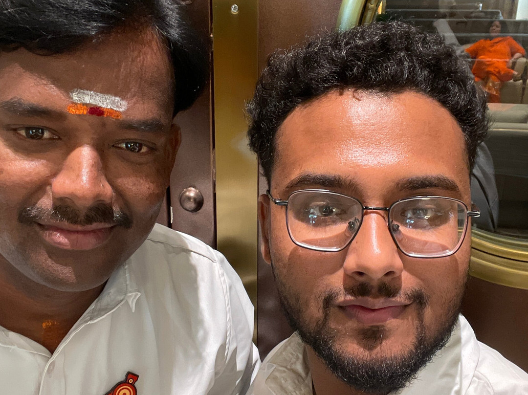 瑞内斯特提鲁帕提酒店主图