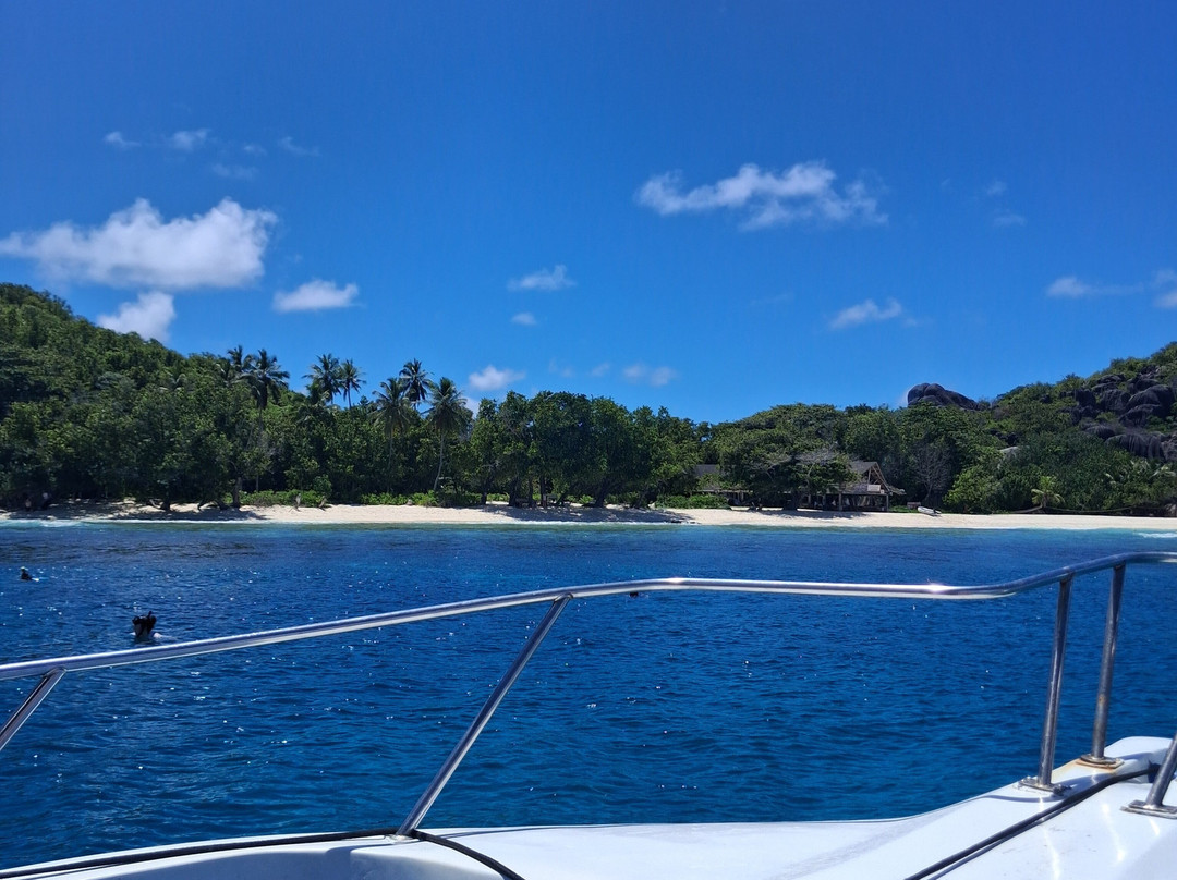 Belle Petra Boatcharter-La Passe必去景点