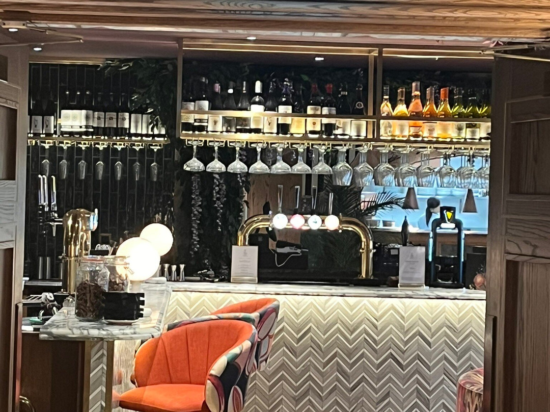 查尔顿大厅酒店主图