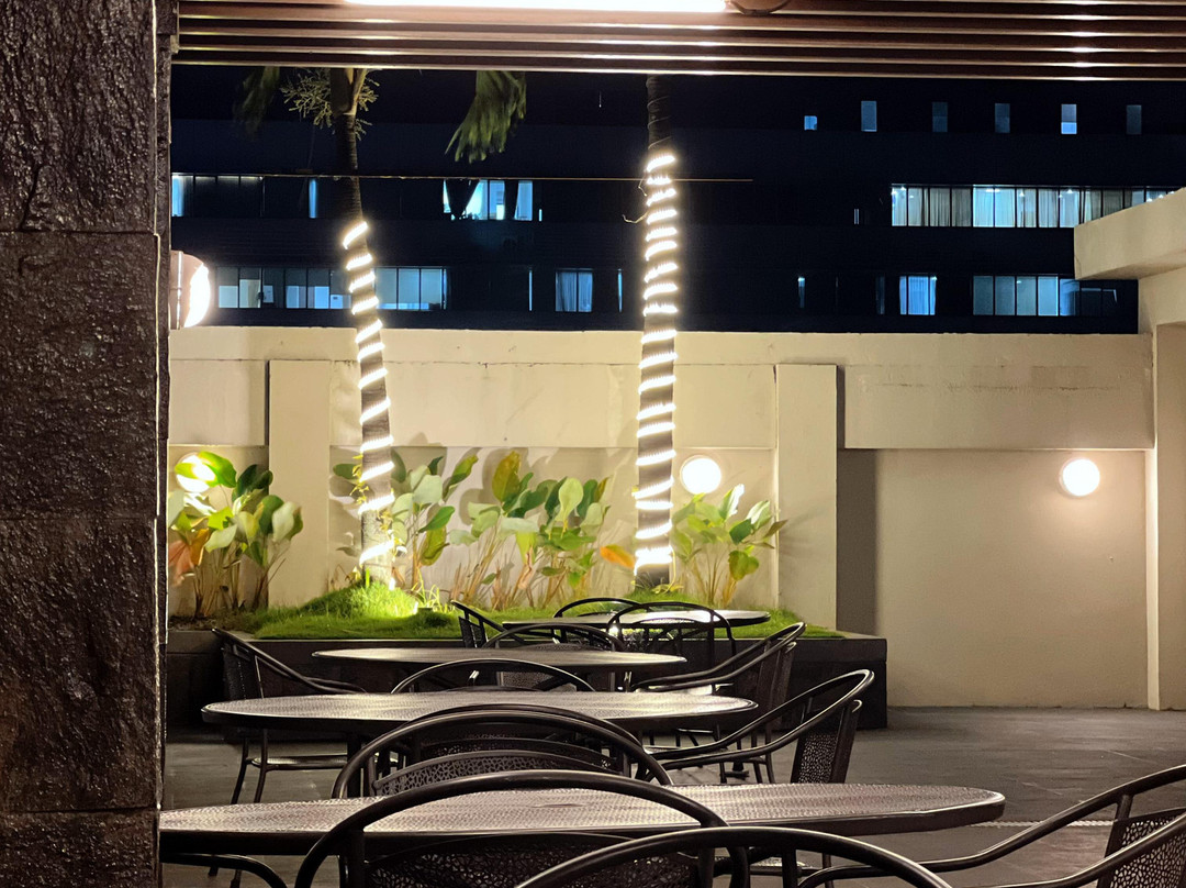 巴邻旁阿里亚酒店主图