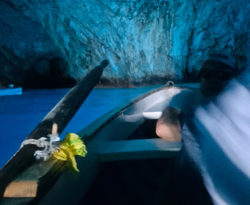 Gruta Azul-阿拉伊阿尔港必去景点