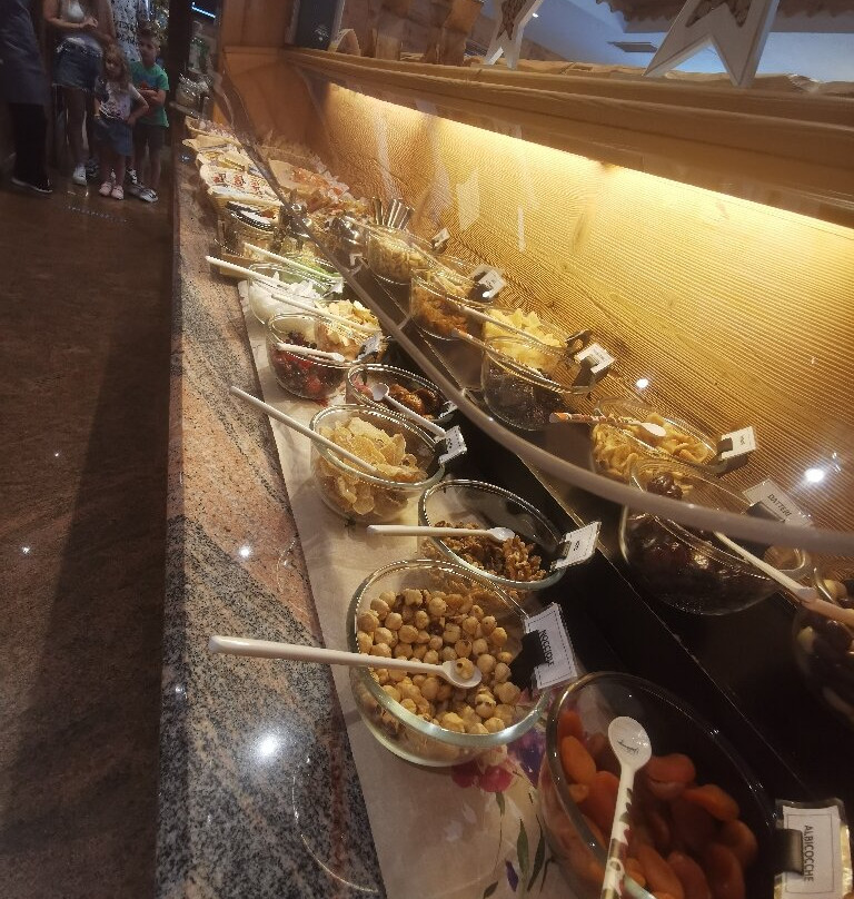 Astoria Comfort Hotel主图