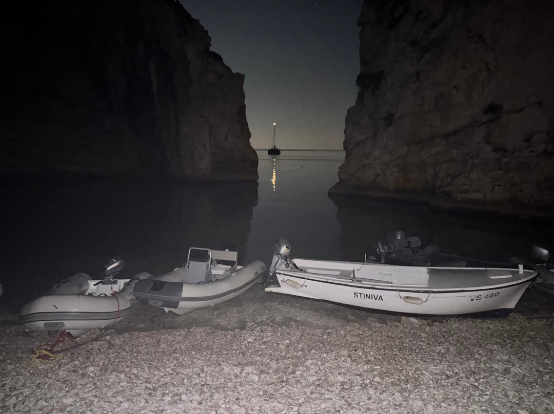 Stiniva Cove-维斯必去景点