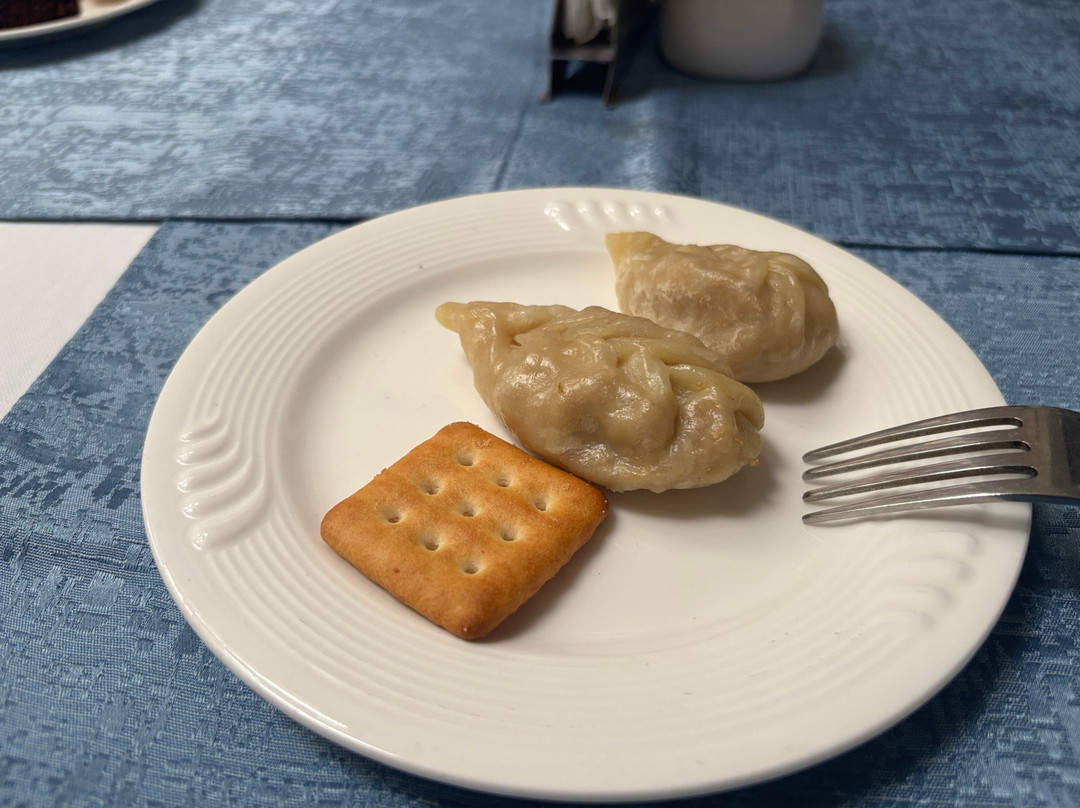艾姆里塔拉苏里亚乌戴哈维里酒店主图