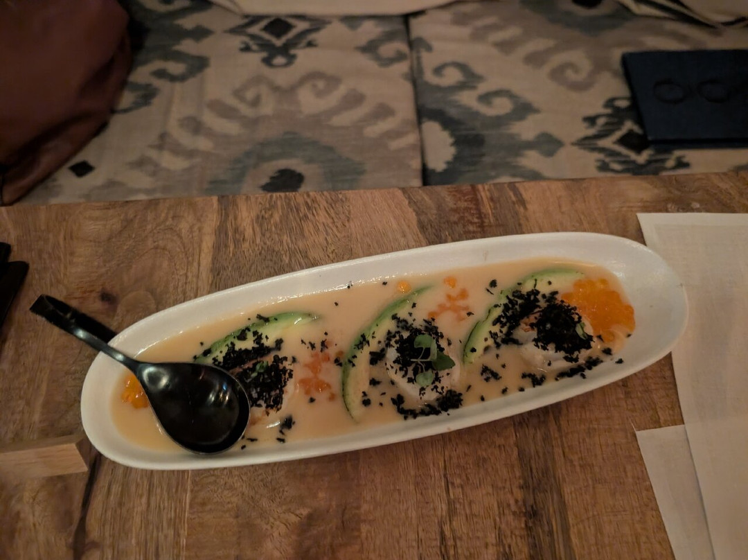 LÕA contemporary restaurant, wine & cocktails