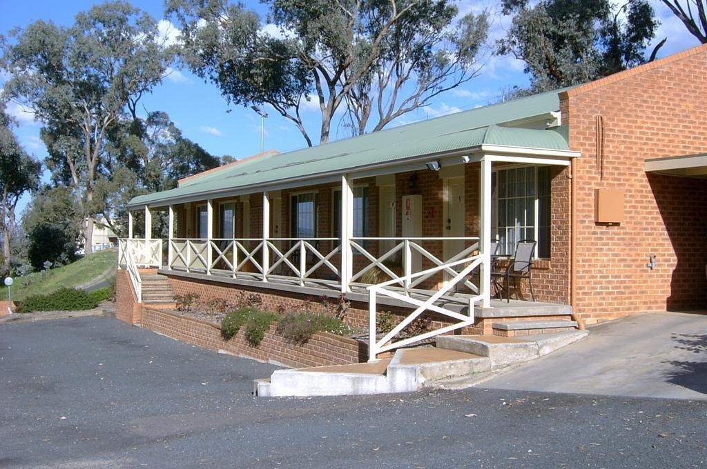奥尔伯里酒店住宿-Commercial Golf Resort Motel