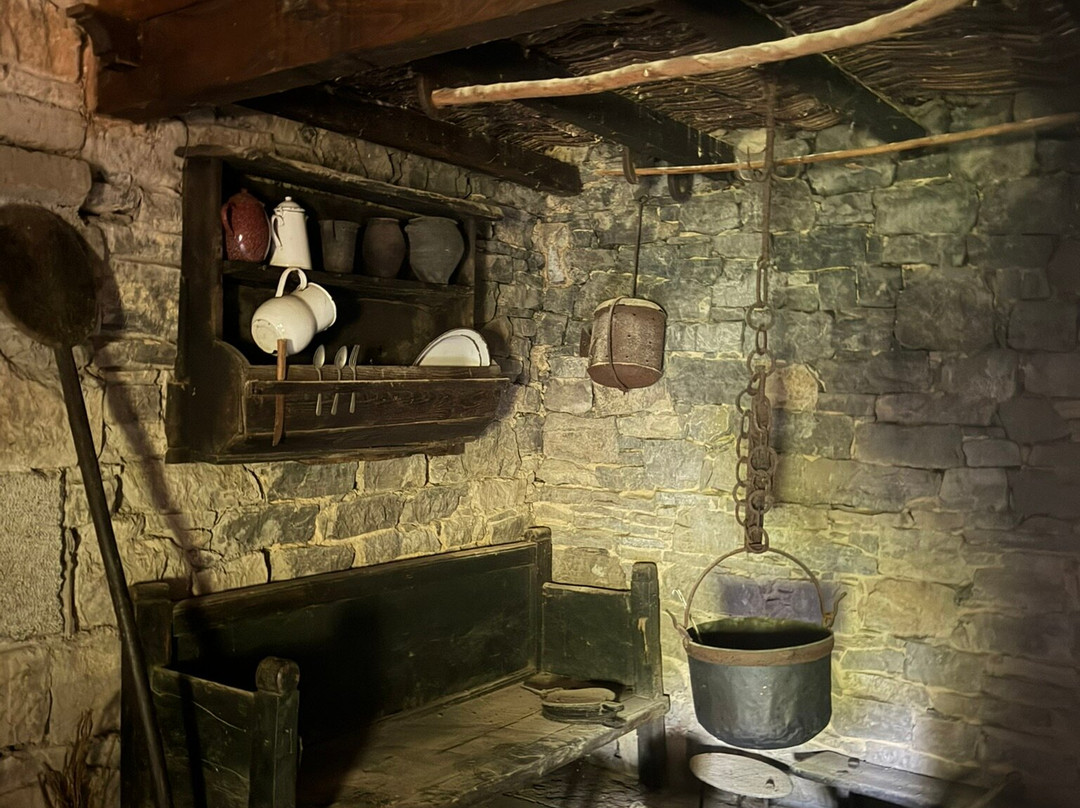 Muséu del Pueblu d'Asturies-希洪必去景点