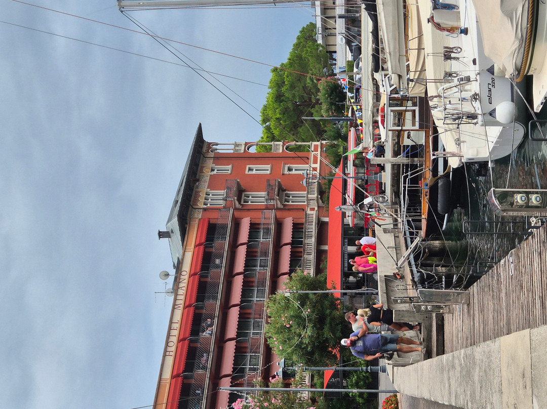 米拉诺酒店主图