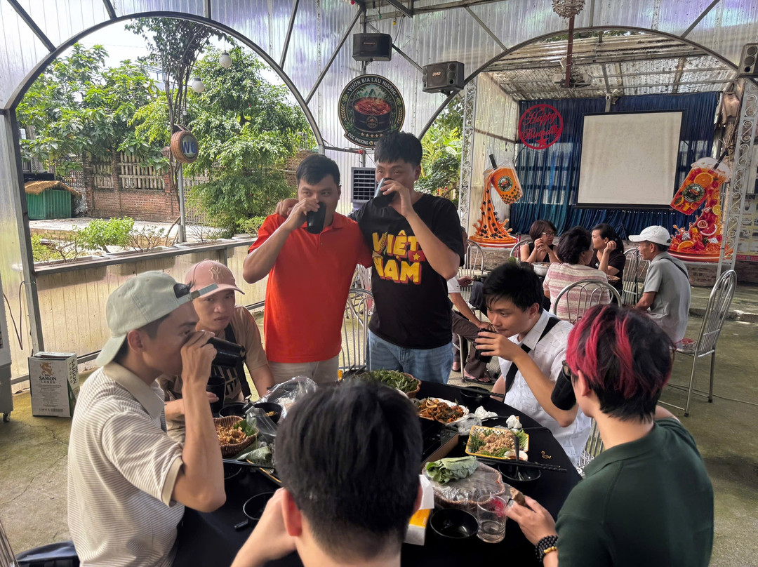 Ninh Binh Province餐馆和美食-Grilled Hot Pot Beer Garden - Drinks Cafe