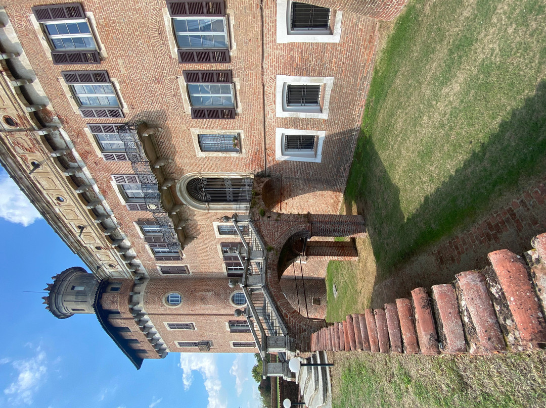 Castello Di Chignolo Po-Chignolo Po必去景点