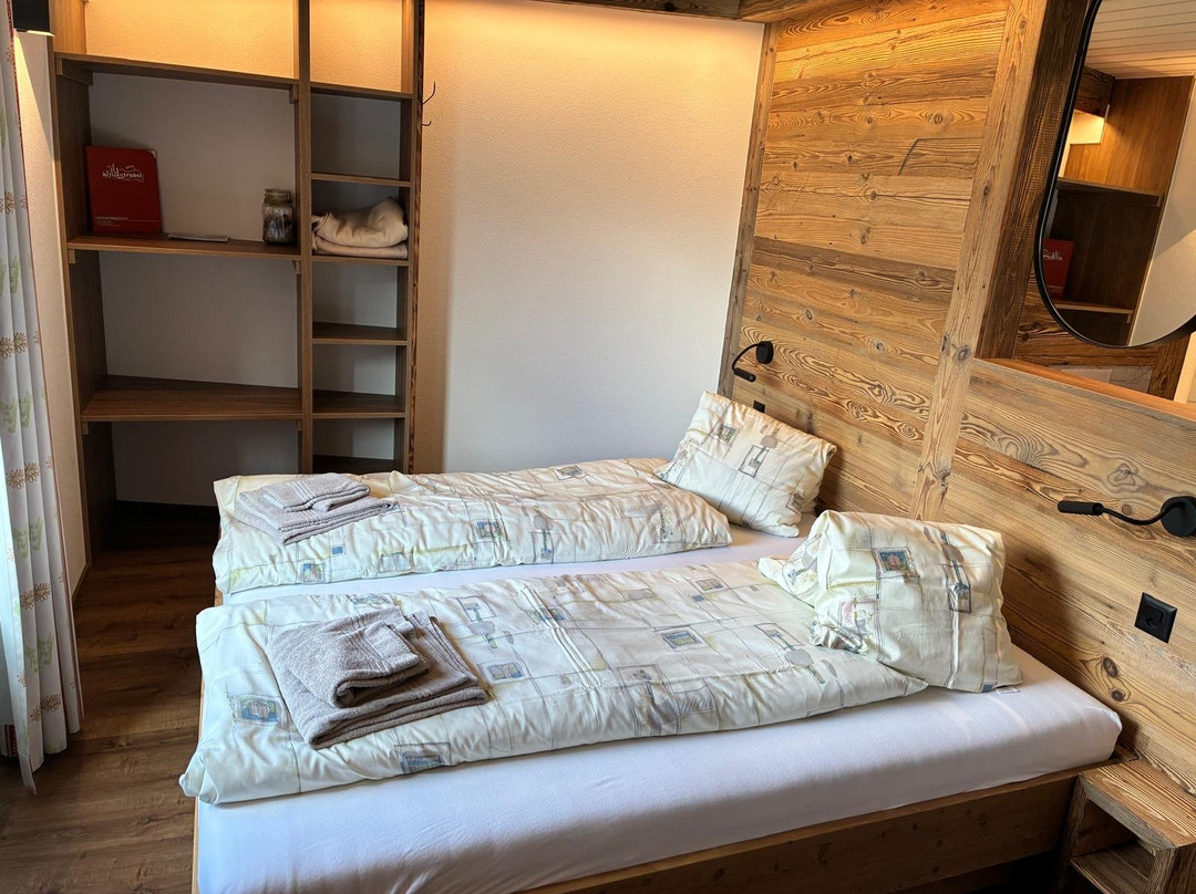 Gemmi Lodge 2350
