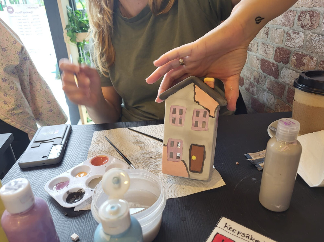 Keepsakes Pottery Painting-Ashbourne必去景点