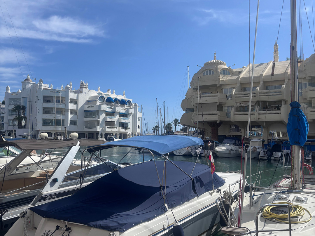 Centro Comercial Puerto Marina Shopping-班纳玛德纳必去景点