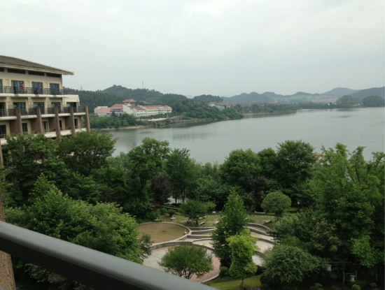 中都青山湖畔大酒店湖畔童话酒店-客卧