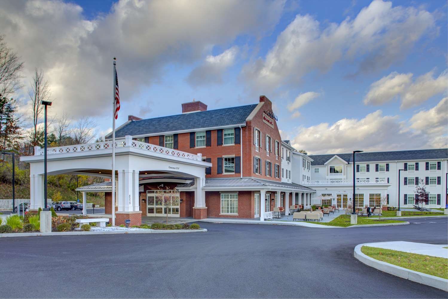 Hampton Inn & Suites Manchester-官方