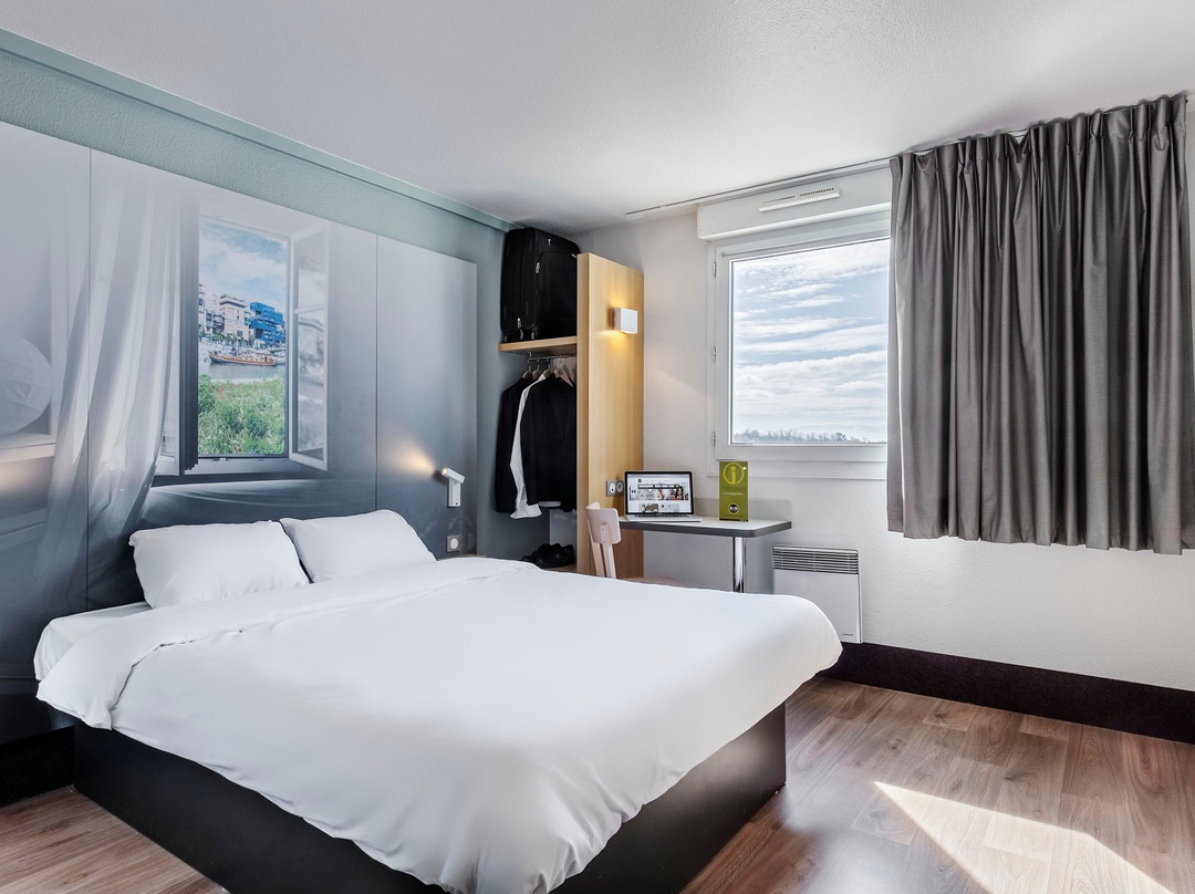 B&B HOTEL Lyon Grand Stade Meyzieu