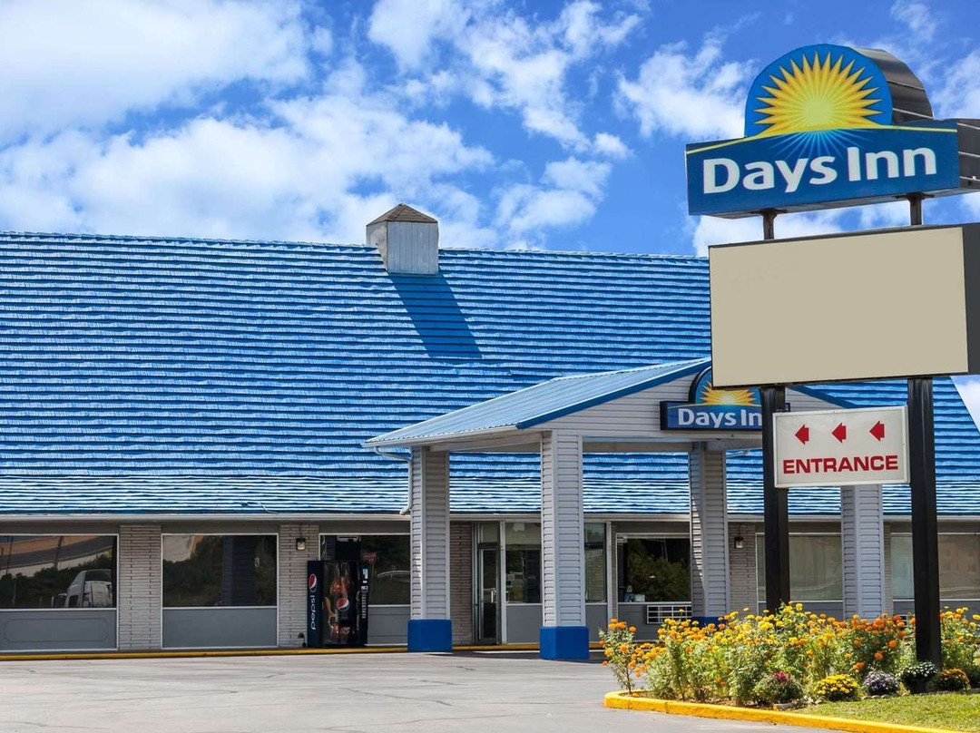 Days Inn by Wyndham Seymour