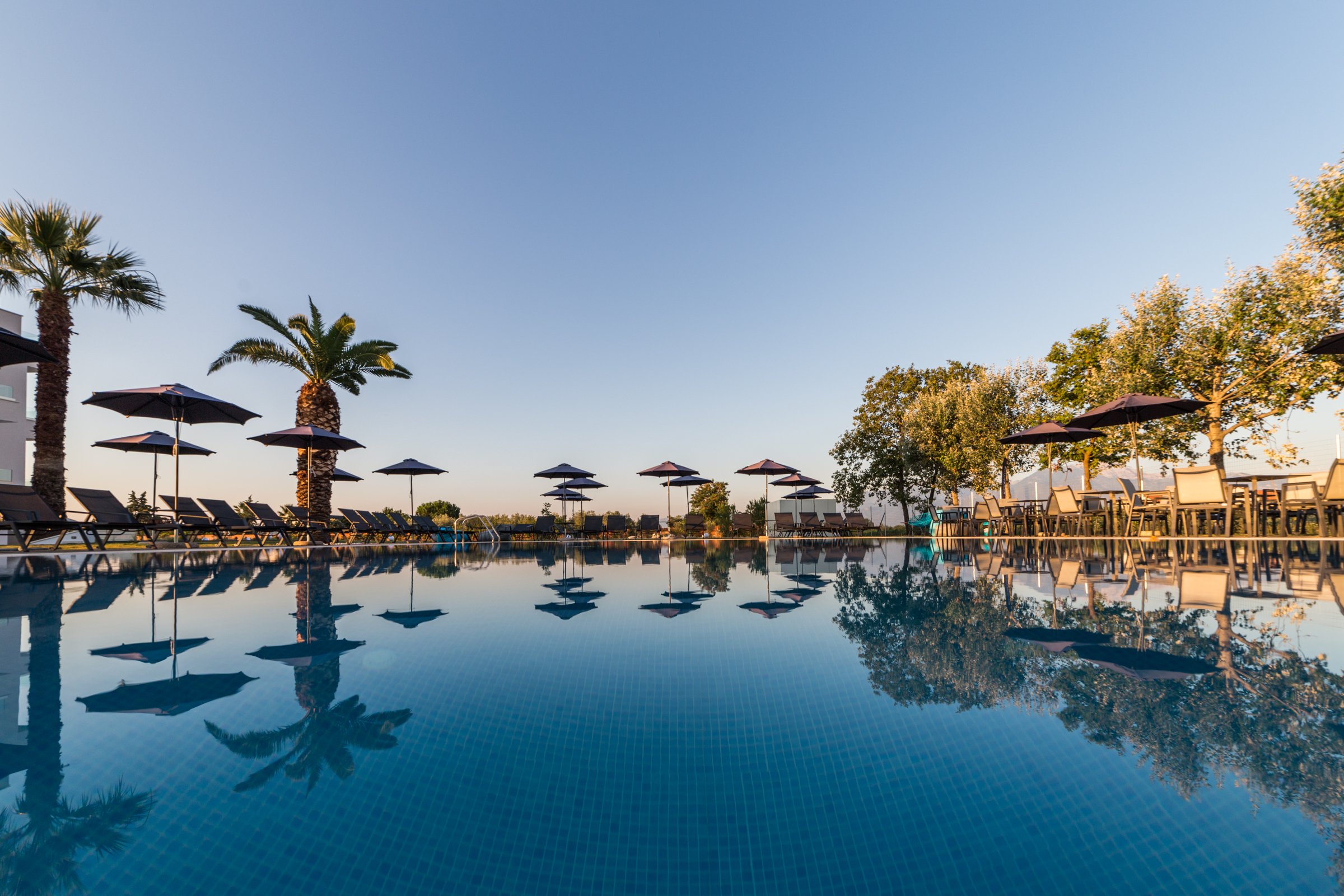Mythic Summer Hotel-官方