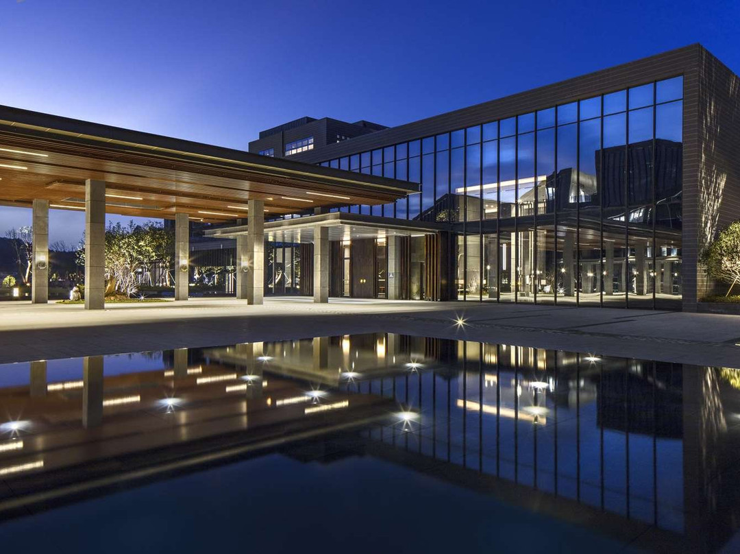 Hilton Ningbo Dongqian Lake主图