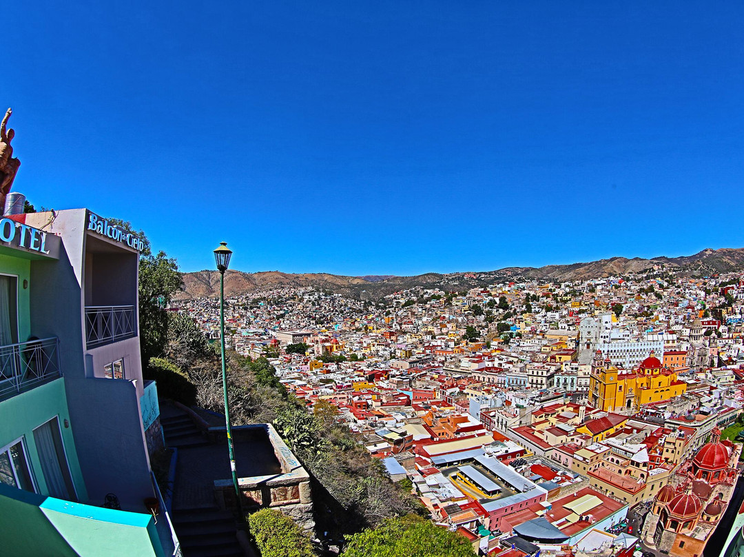 德尔切洛阳台酒店