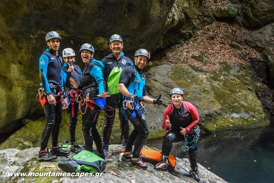 Mountain Escapes Canyoning-Tsagkarada必去景点