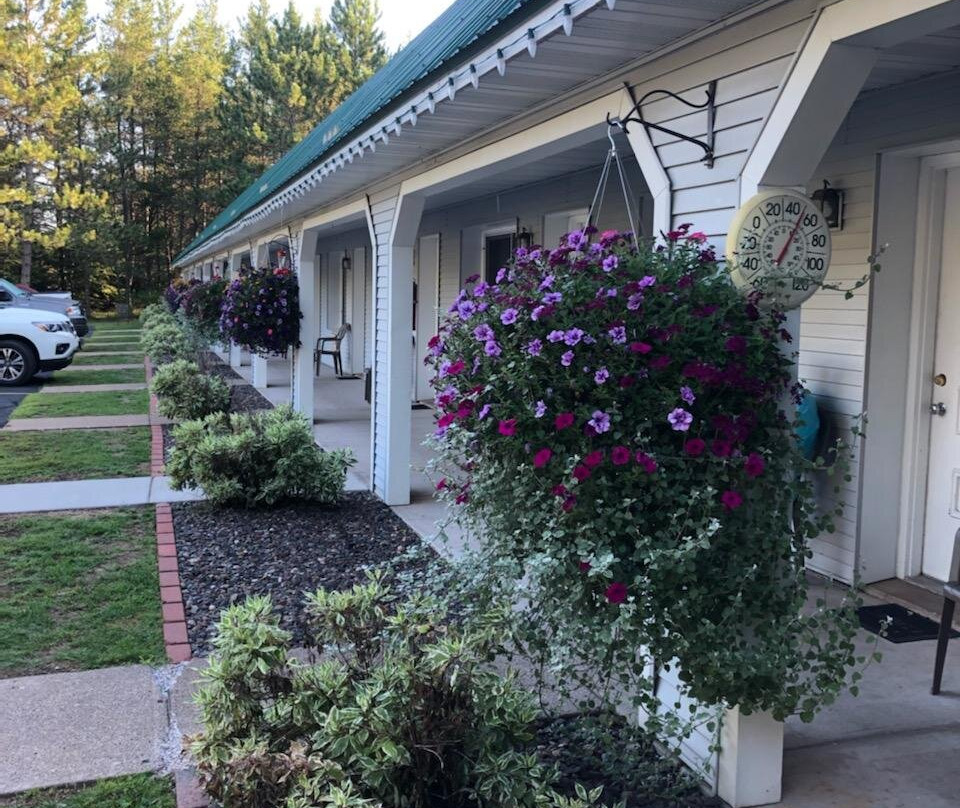 Northwoods Motel主图