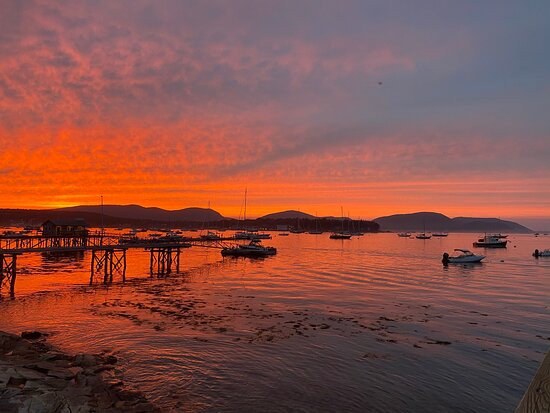 The Moorings Inn Waterfront主图