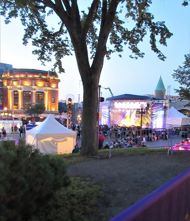 Place d'Youville-魁北克市必去景点