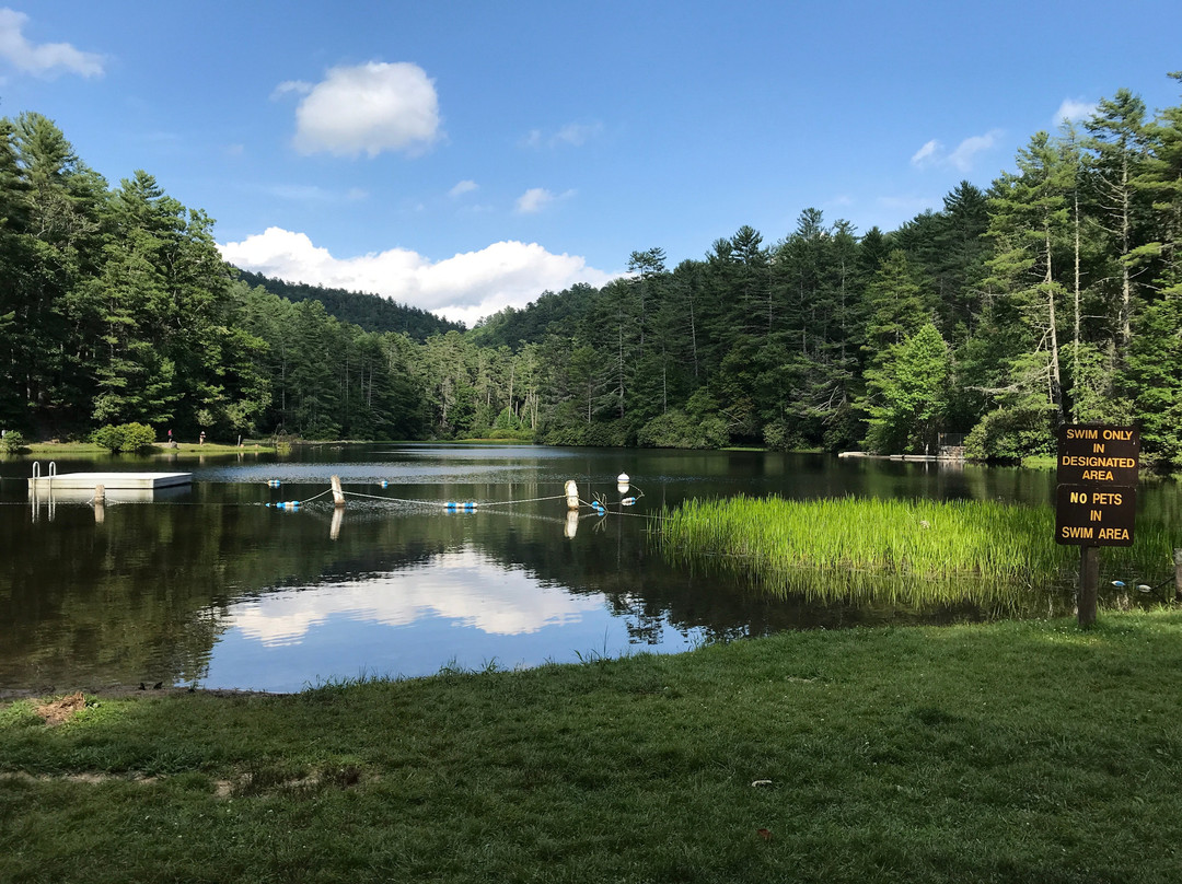 Cliffside Lake Recreation Area景点图片