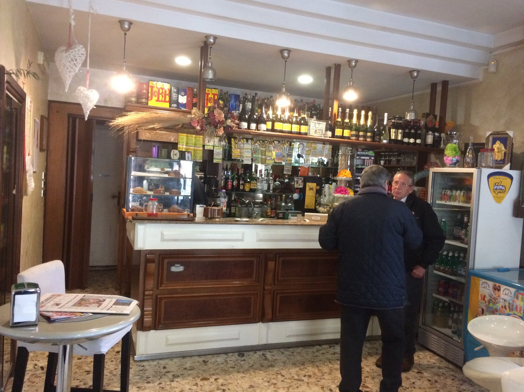 Casalvieri餐馆和美食-Bar del Cuore