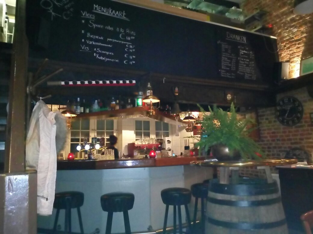 Arnemuiden餐馆和美食-Eetcafe 'De Prins op 't Witte paart'