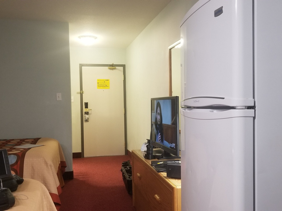 Super 8 by Wyndham Kindersley主图