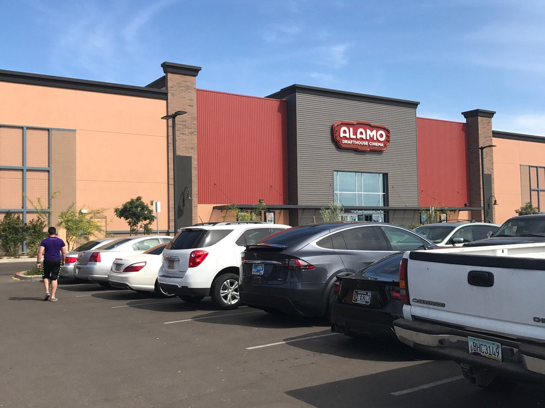 Alamo Drafthouse Cinema-钱德勒必去景点