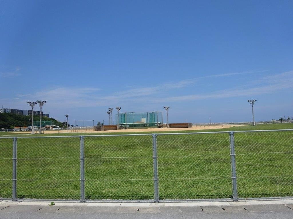 Tomigusuku City Senaga Island Baseball Field景点图片