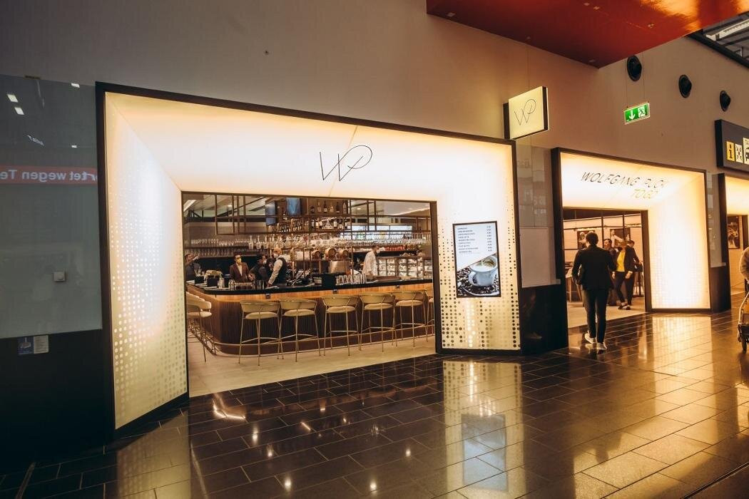 Wolfgang Puck Kitchen & Bar