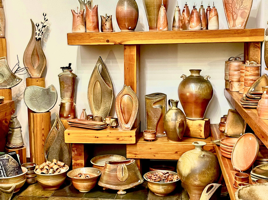 Enchanted Circle Pottery景点图片