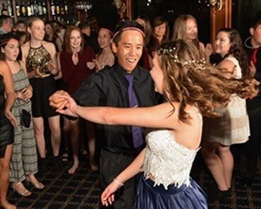 Sapphire Yacht Charters-自由港必去景点