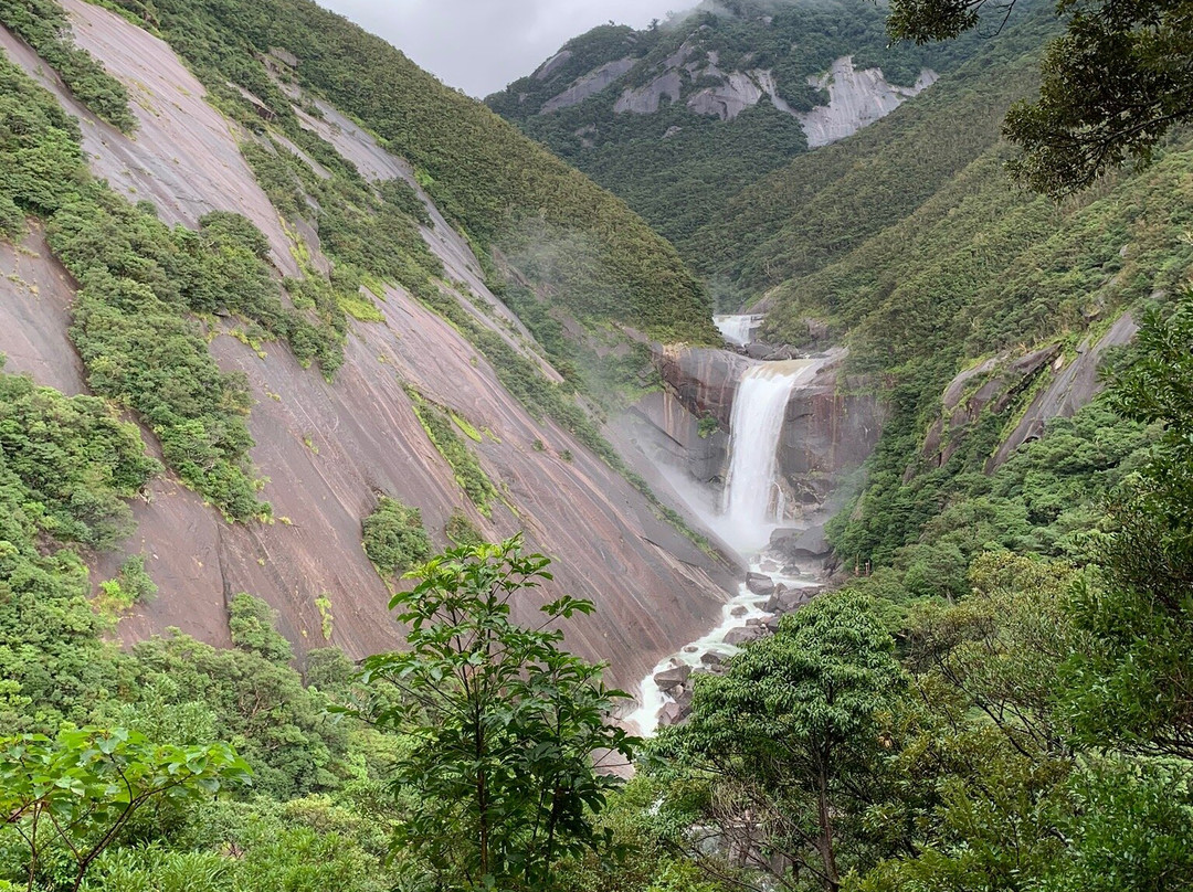 Sempiro Falls景点图片