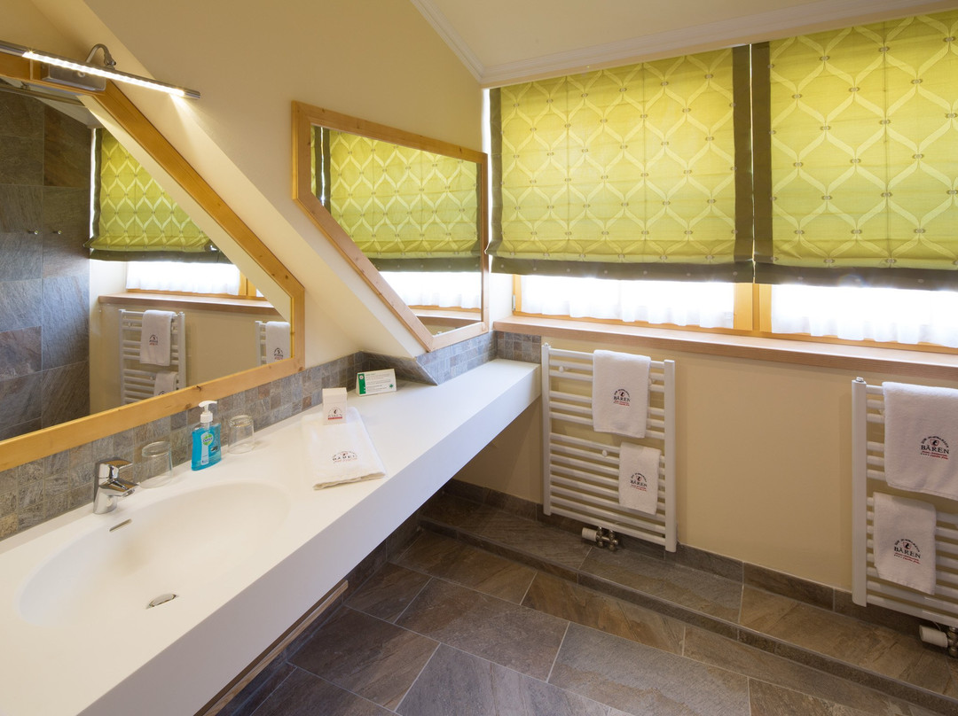 Hotel-Restaurant Zum Schwarzen Baeren主图