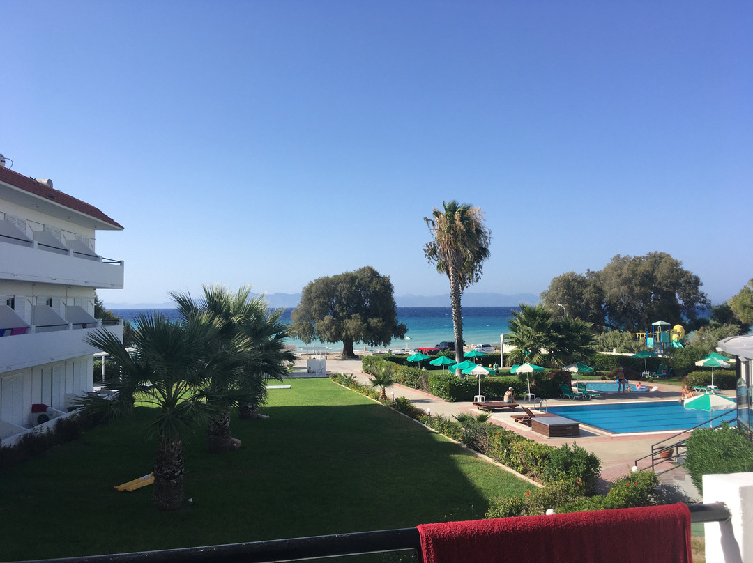 普莱海滩酒店主图