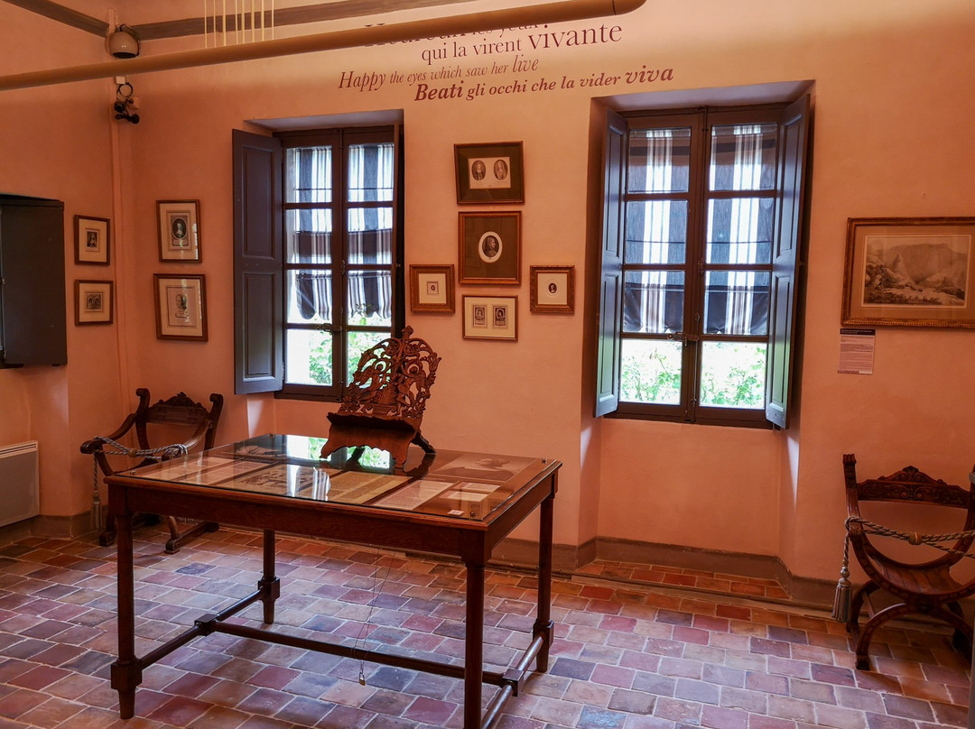 Musée-Bibliothèque François Pétrarque景点图片