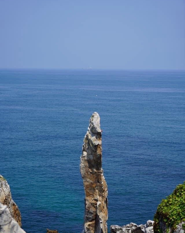 Chotdaebawi (Candlestick Rock)景点图片